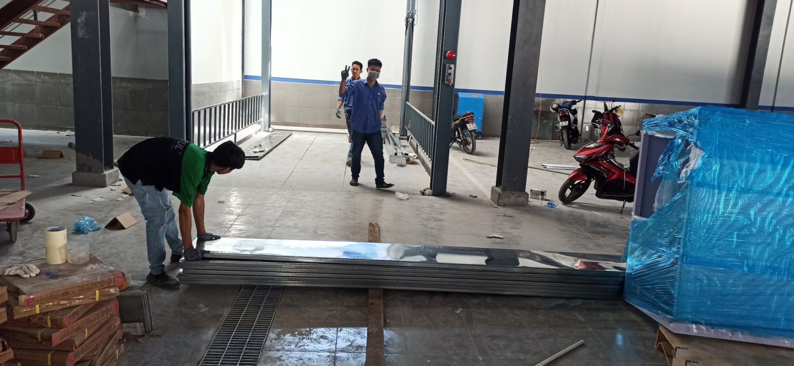 Cầu nâng xe lên lầu 3 tầng VFLH0312